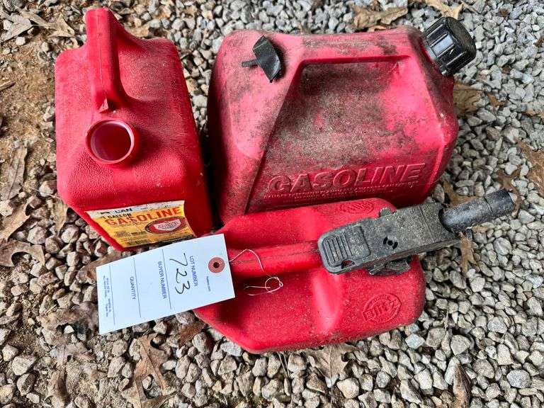 3 Gas Cans Kessler Auction Realty Co INC FZ4E1t3Cv 6KqyOiW36doj6