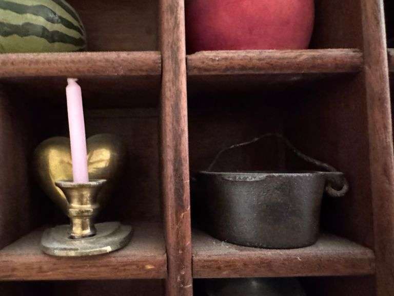 Trinket holder and trinkets