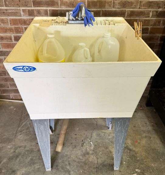 Utility sink