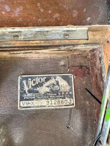 Victor talking machine VV-X