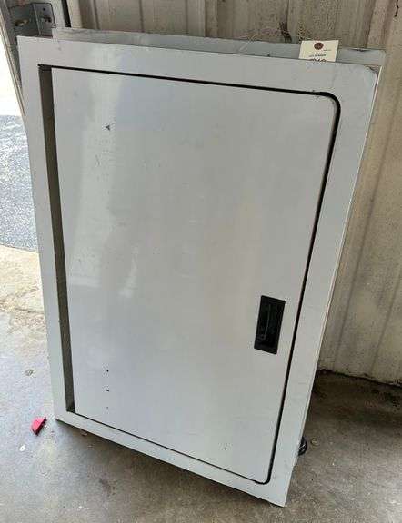 2 Baby Changing Stations