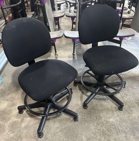 2 hydraulic chairs