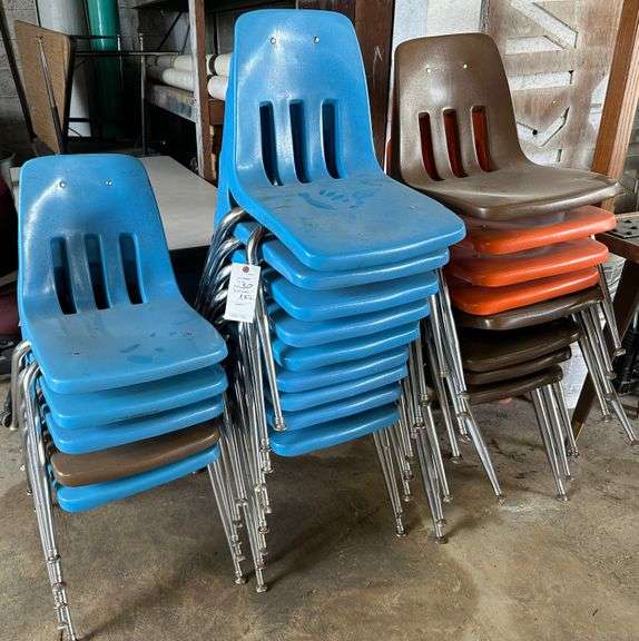22 Chairs