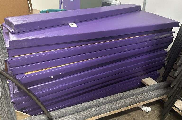 15 wall pads 5.5' tall