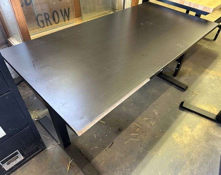 2 Hydraulic Lift Tables