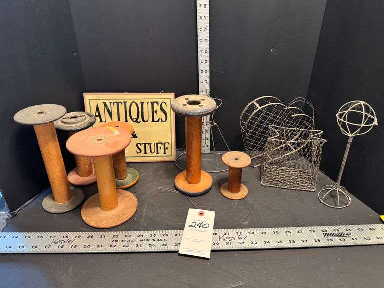 Spools, decor