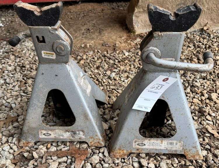 2 jack stands