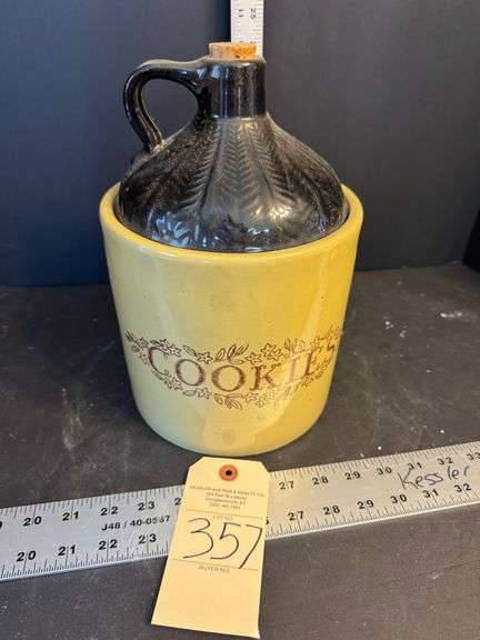 Cookie jar