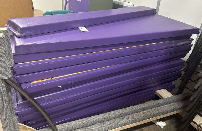 15 wall pads 5.5' tall