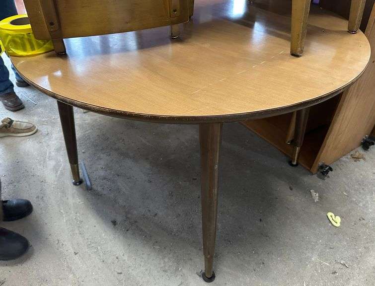6 chairs, table