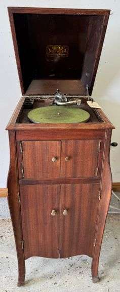 Victor talking machine VV-X