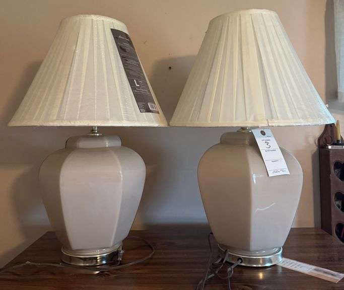 2 lamps