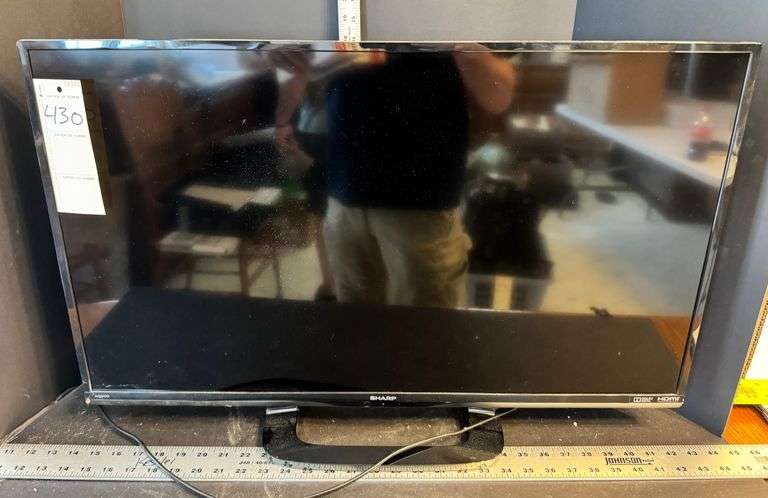 Sharp 32” tv
