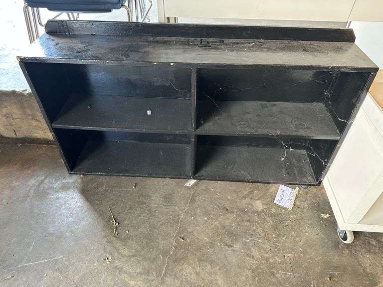4 Bookshelves