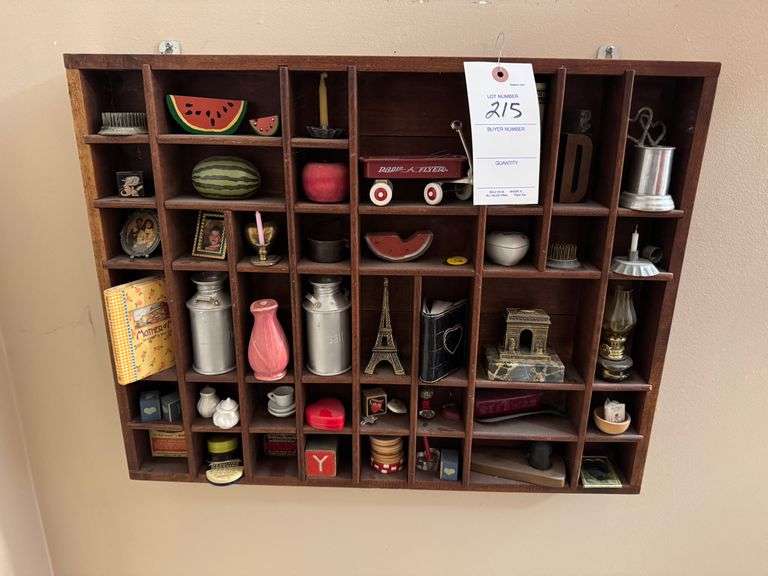 Trinket holder and trinkets
