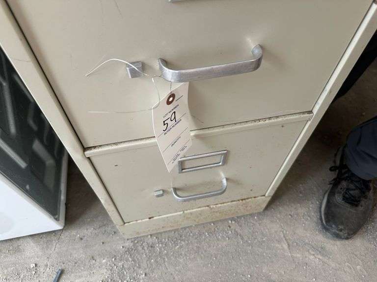 metal 4 drawer & 2 drawer filing cabinet, plastic storage