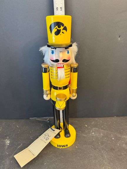 Iowa nut cracker