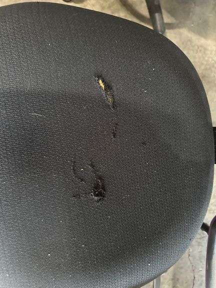 2 hydraulic chairs