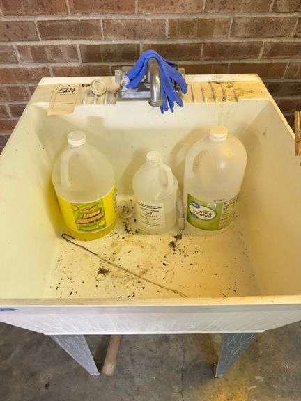 Utility sink