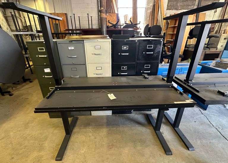 2 Hydraulic Lift Tables