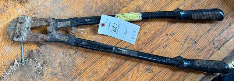 Bolt cutters