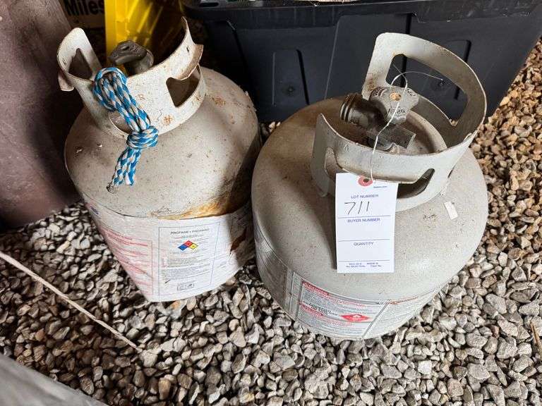 2 propane tanks