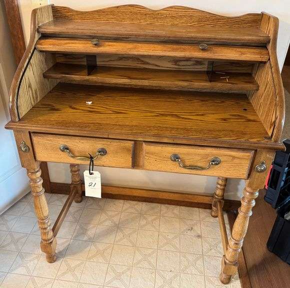 Roll top desk