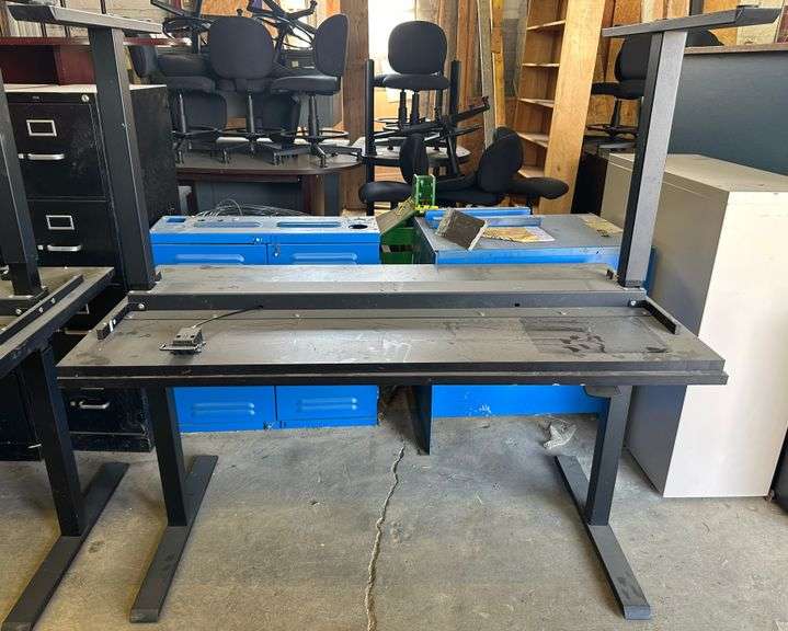 2 Hydraulic Lift Tables
