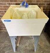 Utility sink