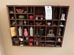 Trinket holder and trinkets