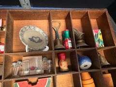 Wall shelf and decorative pieces