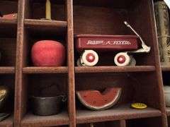 Trinket holder and trinkets
