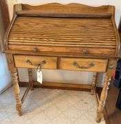 Roll top desk