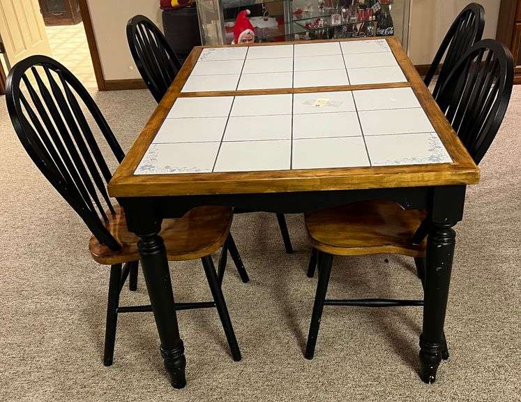 Table & 4 Chairs