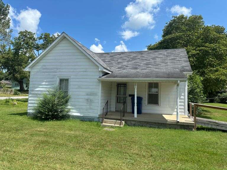 House & Lot - 101 Peterson Street, Campbellsville, KY