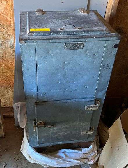 Julie Williams Estate & The Late Douglas Williams - Online Only Auction Part 2