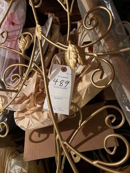 Baskets, Flagpole, Misc. Decor