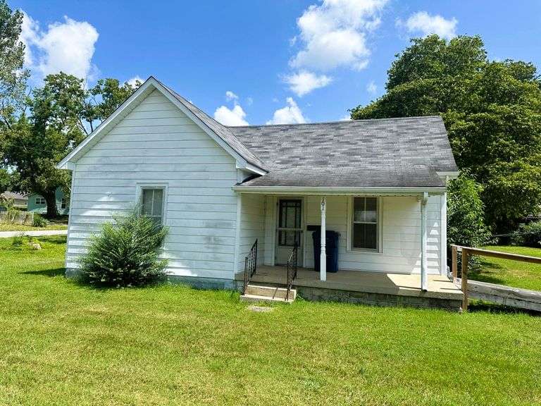 House & Lot + Personal Property - 101 Peterson St, Campbellsville, KY