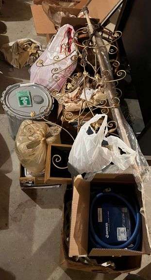 Baskets, Flagpole, Misc. Decor