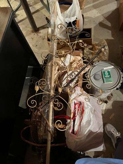 Baskets, Flagpole, Misc. Decor