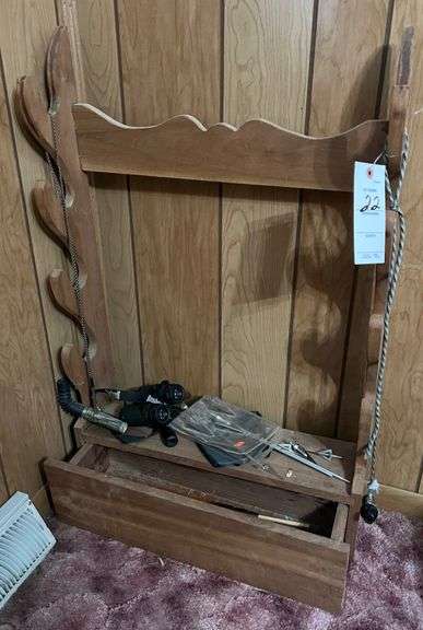Gun Rack (Tips, Binoculars, 2 Duck Calls)
