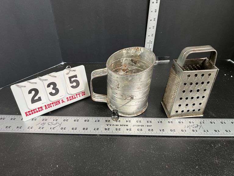 Flour sifter, grater