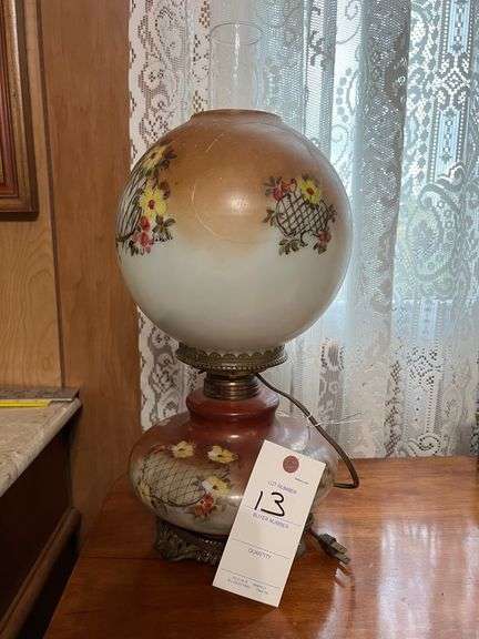 Lamp with crack