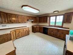 House & 56.764+/- Acres - Tractors, Trucks, & More - Julie Williams Estate & The Late Douglas Williams - Part 3