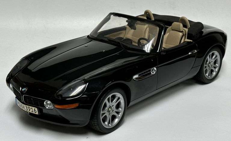 Kyosho 1/12 Die-Cast BMW Z8