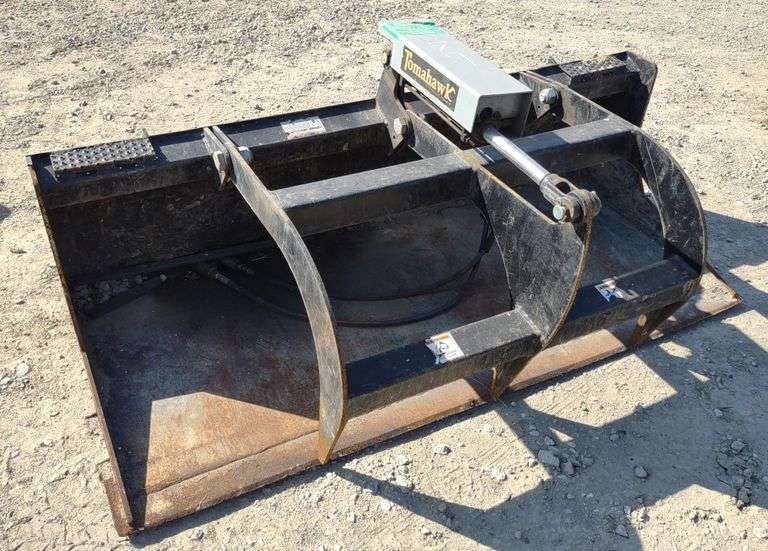 Tomahawk Solid Bottom 3 Clawed Bucket Grapple