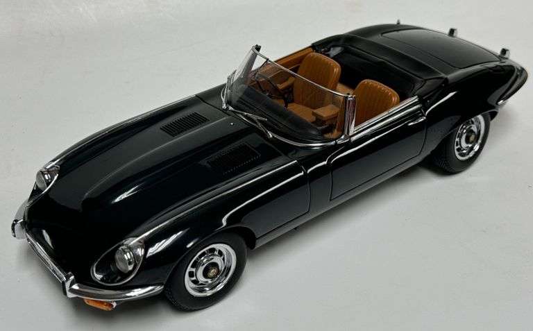 1/18 Die-Cast Auto Art Jaguar E-Type