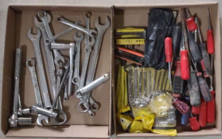 Various Screwdrivers & Craftsman Wrenches