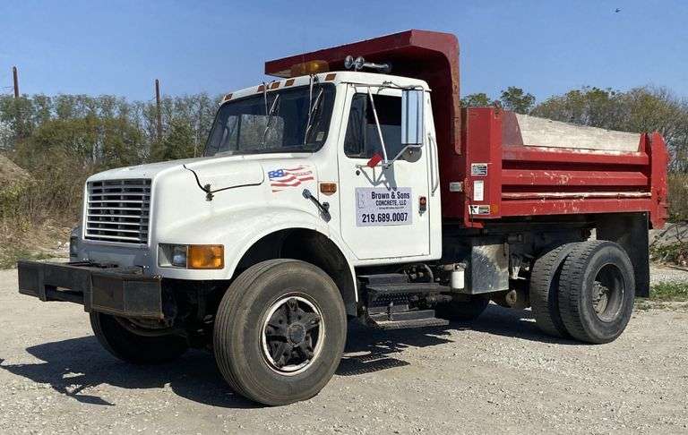 1990 International 4900 4x2 Dump Truck