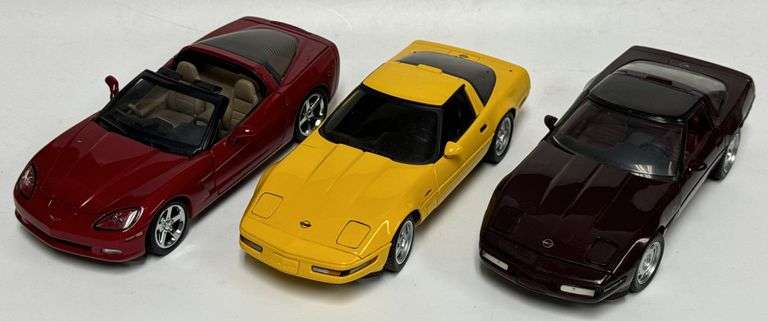 3) 1/24 Die-Cast Franklin Mint Corvette